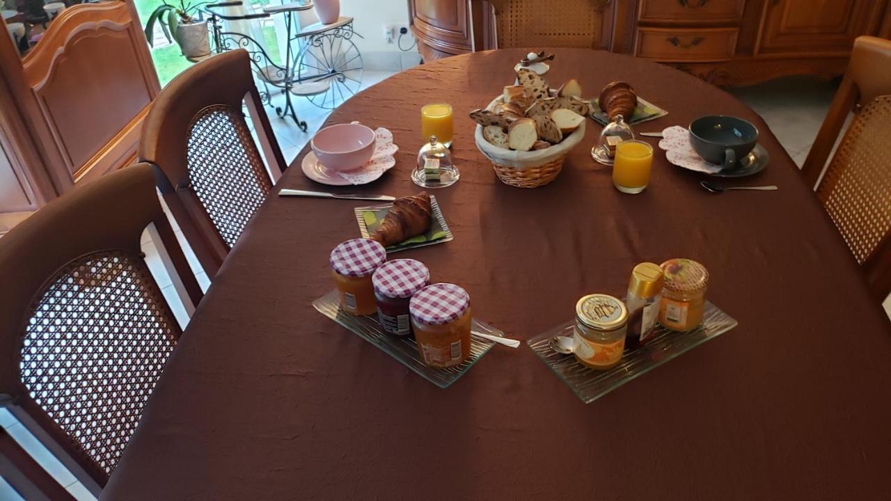 Le Calme Bed & Breakfast Plesse Exterior photo